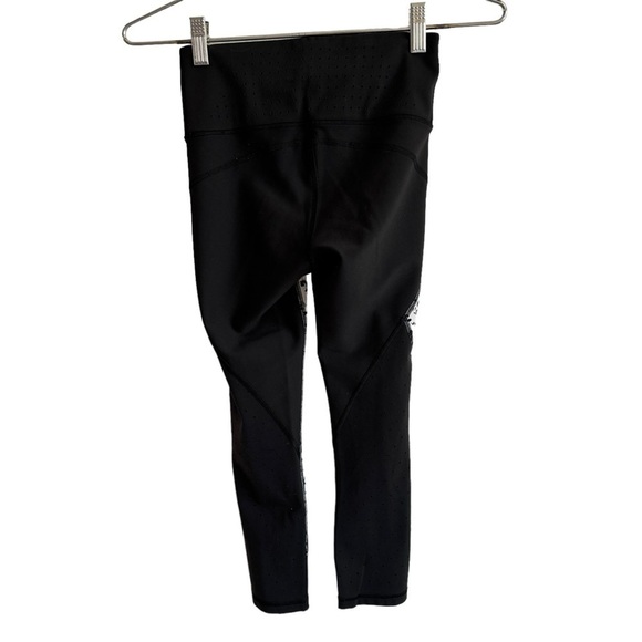 Athleta Printed Stealth TruCool Capri, Size XXS - Picture 8 of 12